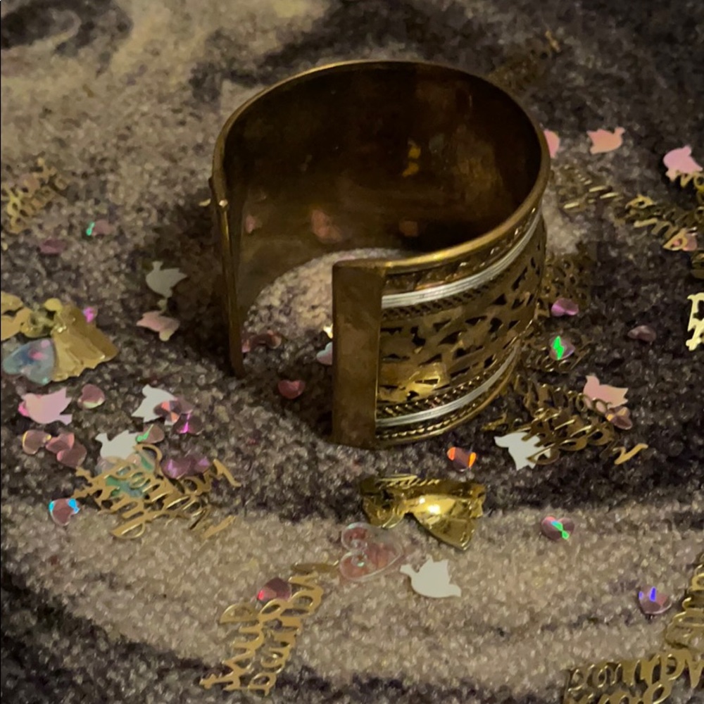 Accessory - Picture 3 of 4